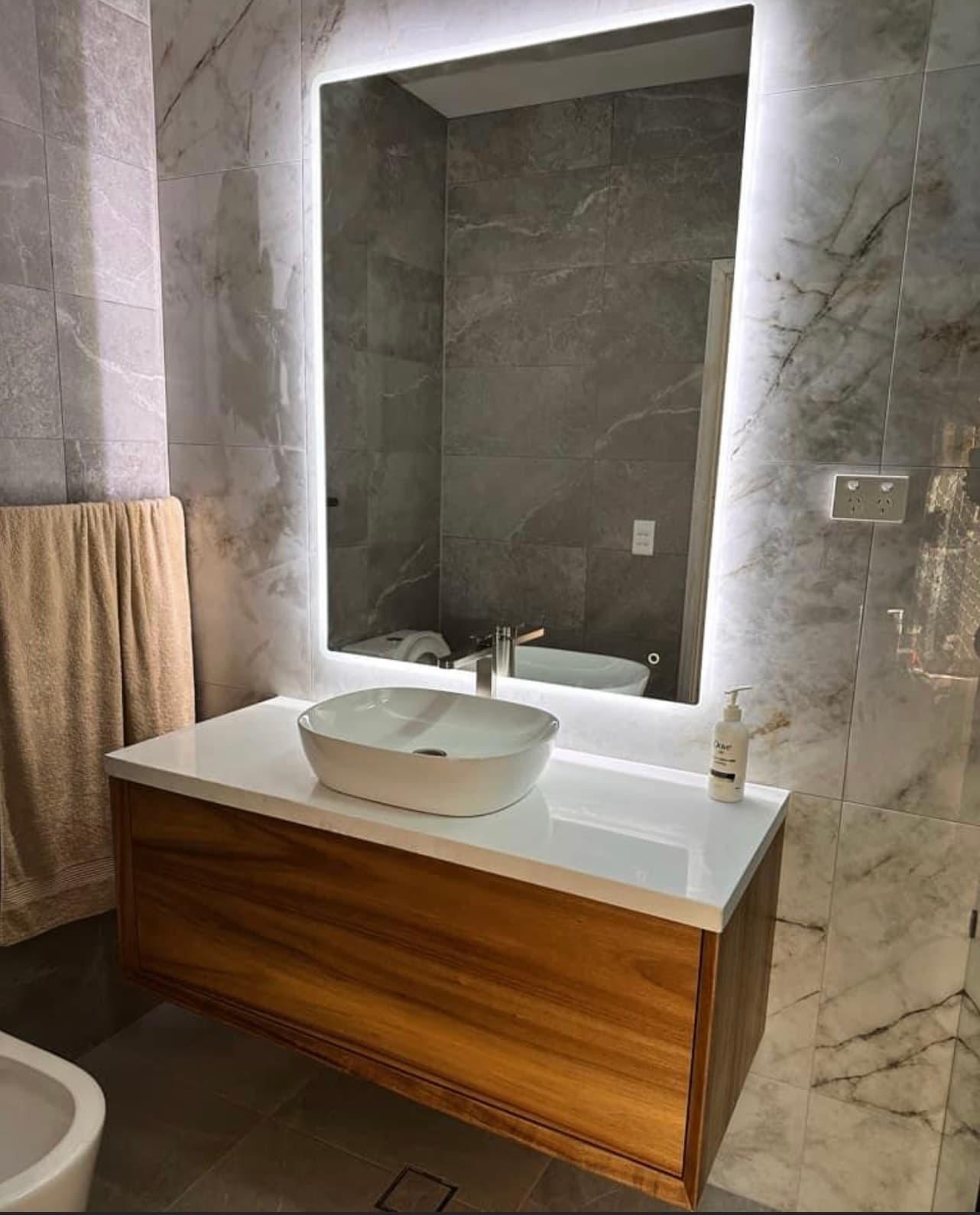 Marble bathroom lighting